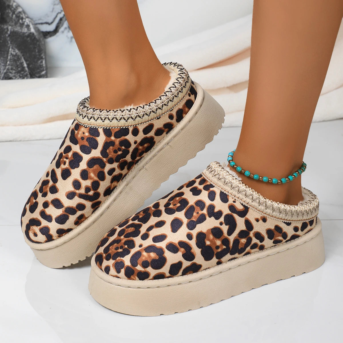 New Slip on Leopard Comfortable Outdoor Slippers Women