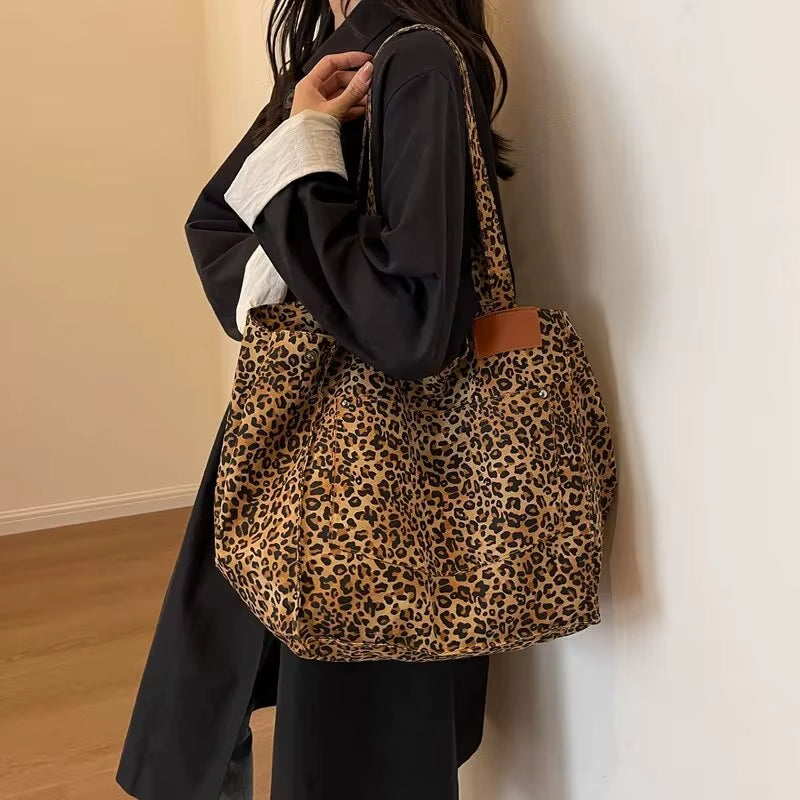 Leopard Pattern Tote Bag Vintage Canvas Shoulder Bag Fashion Big Capacity Handbag for School Work Shopping