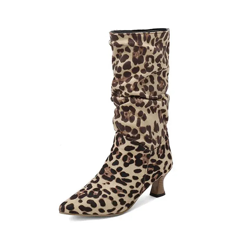 Bottes d'hiver mi-mollet pour femme Jungle Line, slip-on à bout pointu avec motif léopard, chaussures élégantes et confortables.