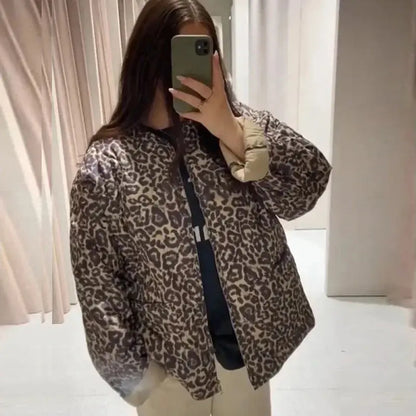 Lightweight quilted padded women's jacket in leopard print by Jungle Line, suitable for autumn and winter, stylish outerwear.