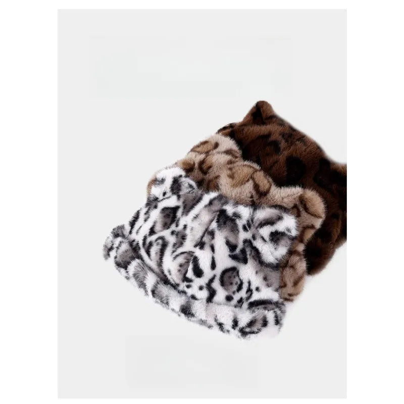 Bonnet en peluche avec motif léopard noir Jungle Line, chaud, doux, rétro et polyvalent pour femmes, style mignon et confortable.