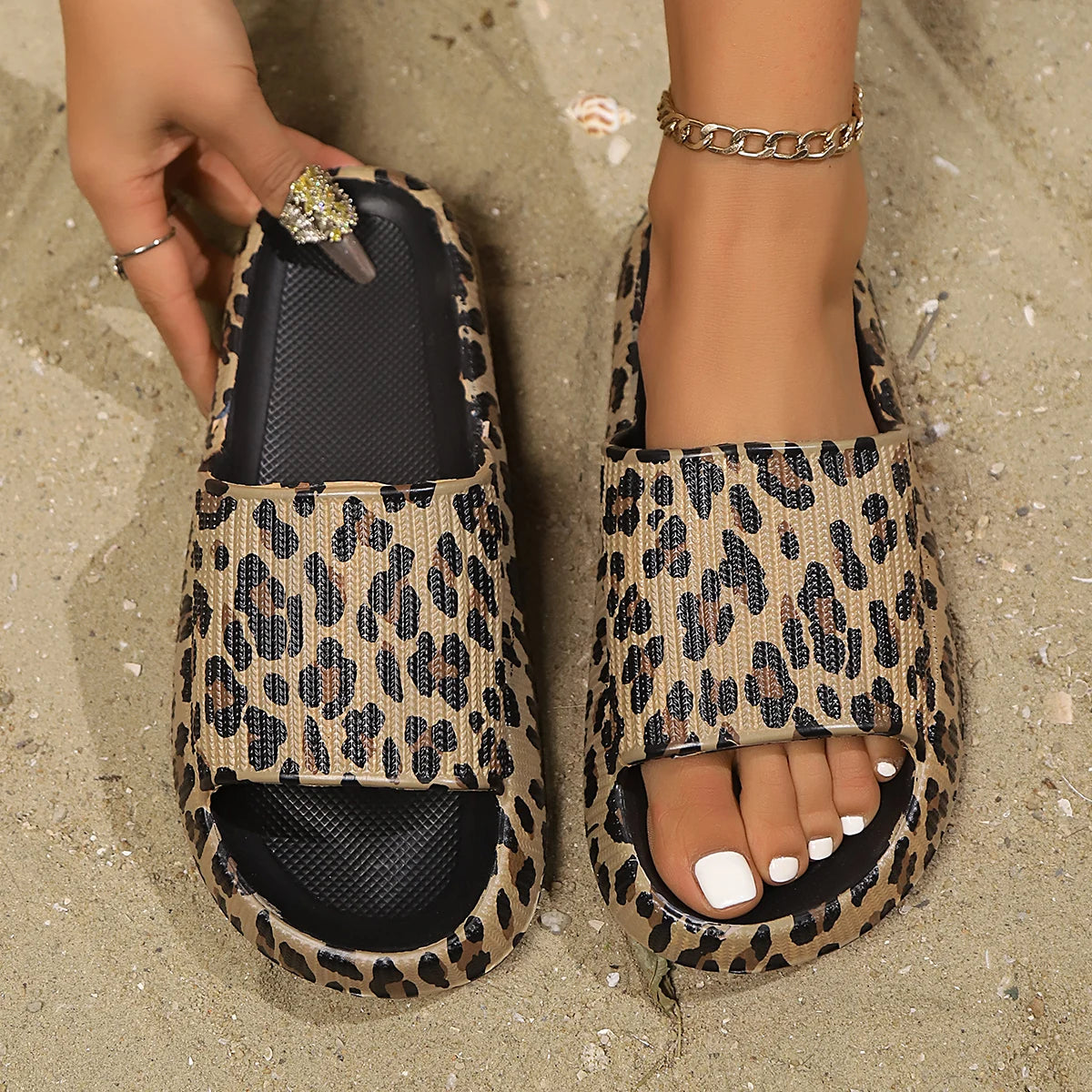Black leopard print women’s slippers by Jungle Line featuring thick soles, indoor shower slides, and versatile beach sandals.
