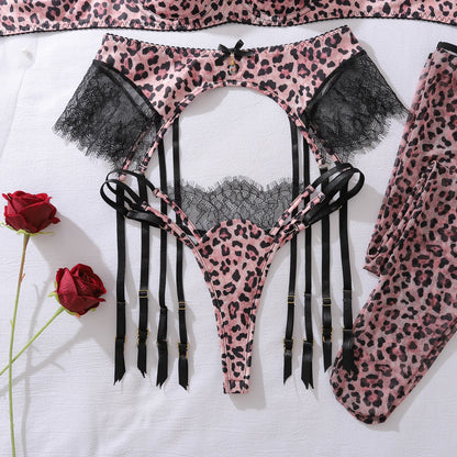 Ensemble lingerie sexy Jungle Line, soutien-gorge léopard noir, 3 pièces avec bas, style séduisant pour soirée ou fête.