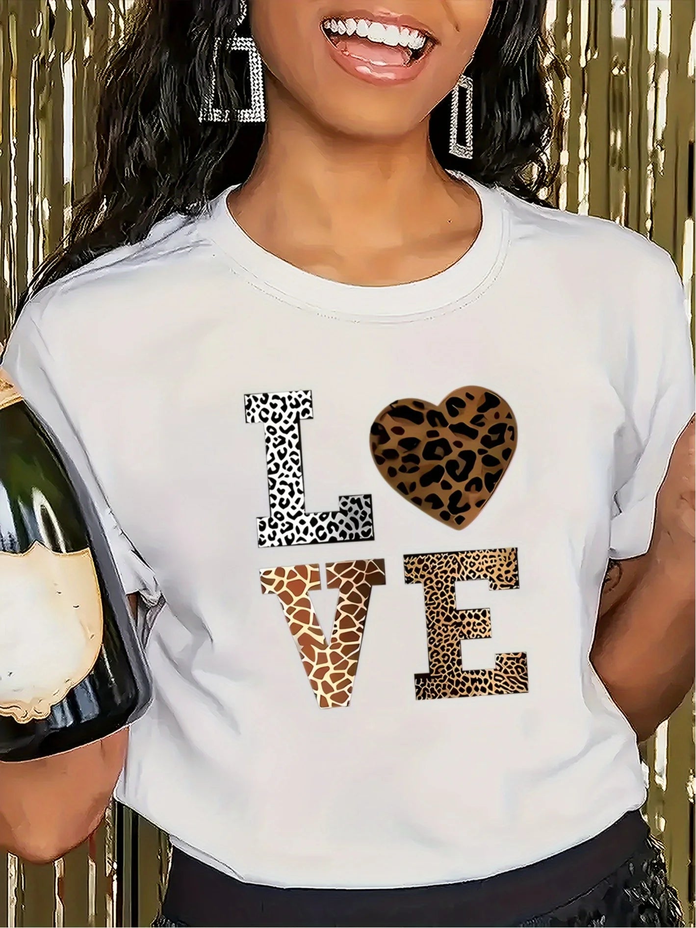T-shirt blanche à motifs léopard cœur "Love" de Jungle Line, col rond, manches courtes, style décontracté.