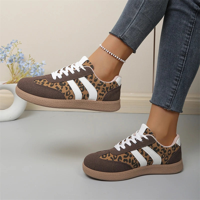 Jungle Line women's casual sneakers in leopard print, lightweight, non-slip sport shoes with retro design and comfortable fit.