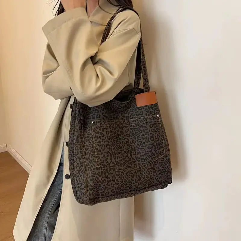 Leopard Pattern Tote Bag Vintage Canvas Shoulder Bag Fashion Big Capacity Handbag for School Work Shopping