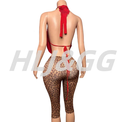 Ensemble deux pièces Jungle Line : haut crop halter ruche profond V et short léopard, style streetwear tendance pour femmes.