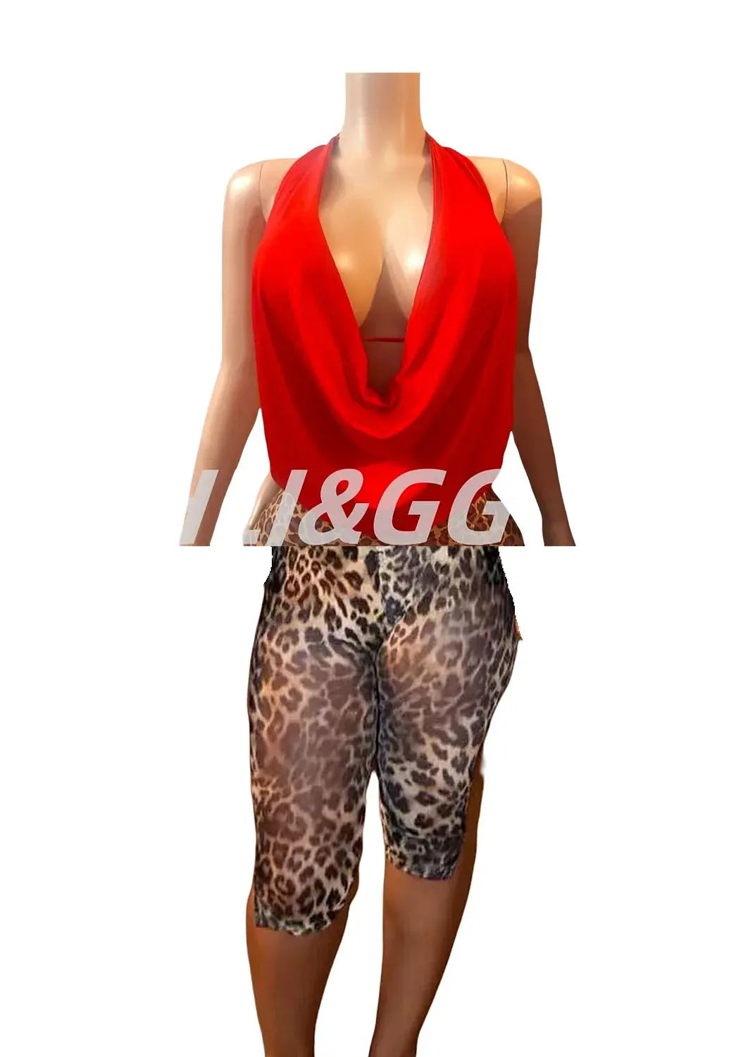 Ensemble deux pièces Jungle Line avec haut crop à col halter ruched et short léopard, style streetwear élégant pour femmes.