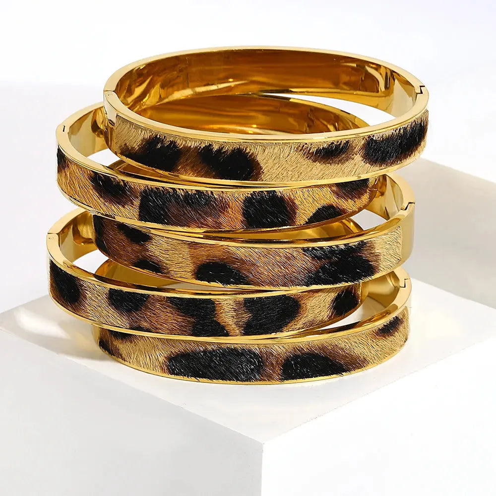 Flashbuy Gold Color Random Pattern Leopard Bangle - Jungle Line