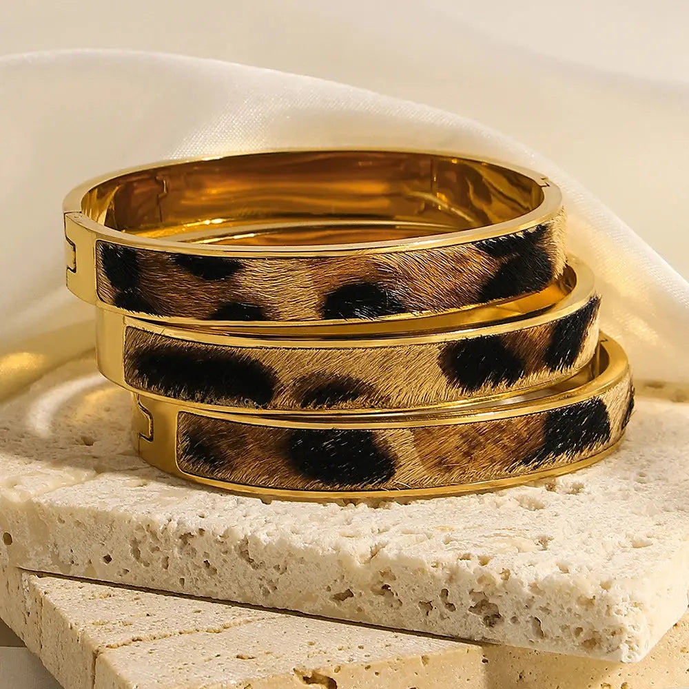 Flashbuy Gold Color Random Pattern Leopard Bangle - Jungle Line