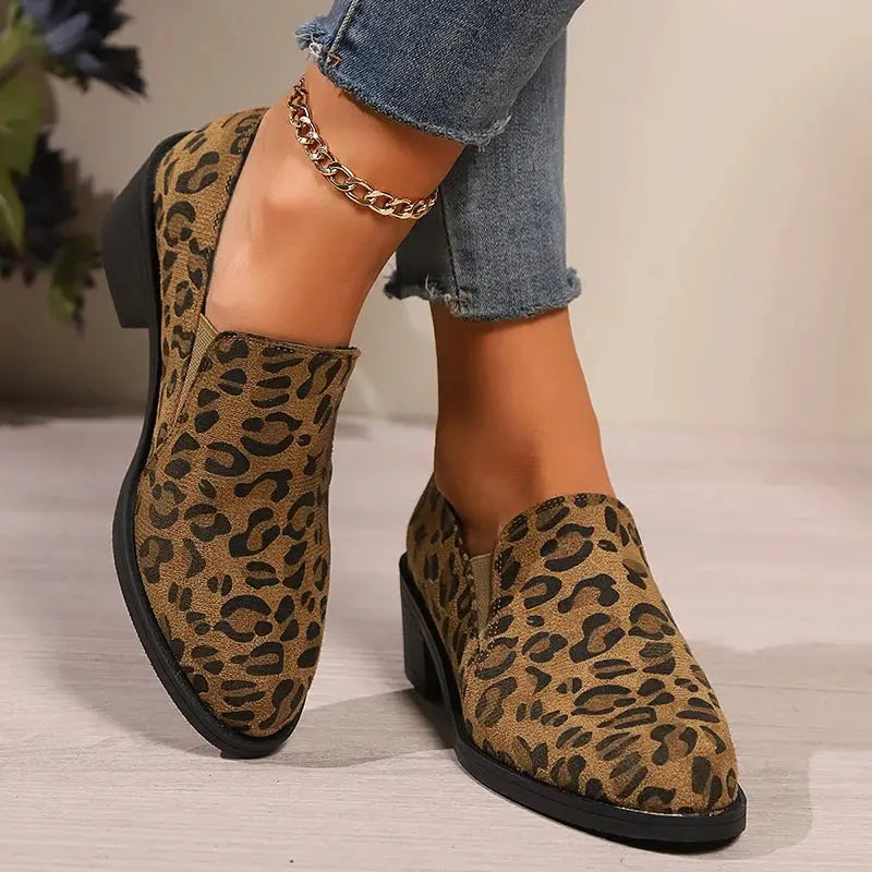 Mocassins pour femmes Jungle Line Retro Leopard en daim, talon épais, faciles à enfiler, chaussures de marche légères et confortables.