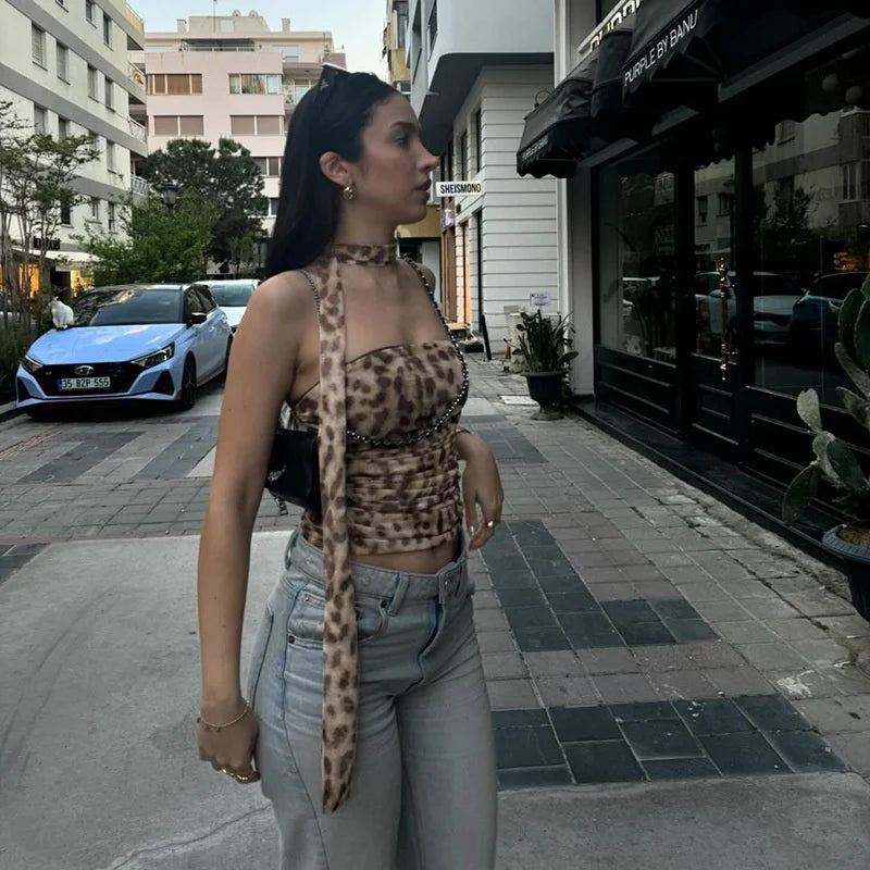 Haut femme en tulle à imprimé léopard, bandeau et col droit, style décontracté été, par Jungle Line.