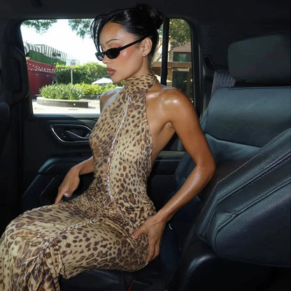 Robe longue Jungle Line à motifs léopard, bustier halter sexy, dos nu, ornée de bande et d'embellissements, pour femmes.