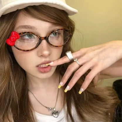 Lunettes vintage pour femmes Jungle Line avec imprimé léopard, grand cadre ovale, nues sans verres, style Y2K et motif girly.