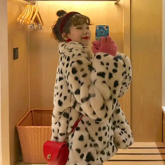 Off-white Leopard Print Fur Coat for women, Jungle Line 2024 Korean version, stylish winter imitation fur coat with integrated design.