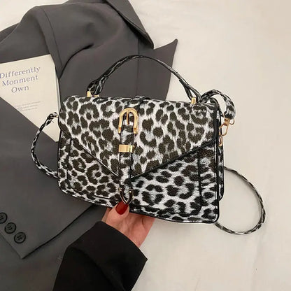 Sac à main en cuir de léopard Jungle Line, petit sac carré avec poignée courte, idéal pour femmes, style tendance et pratique.