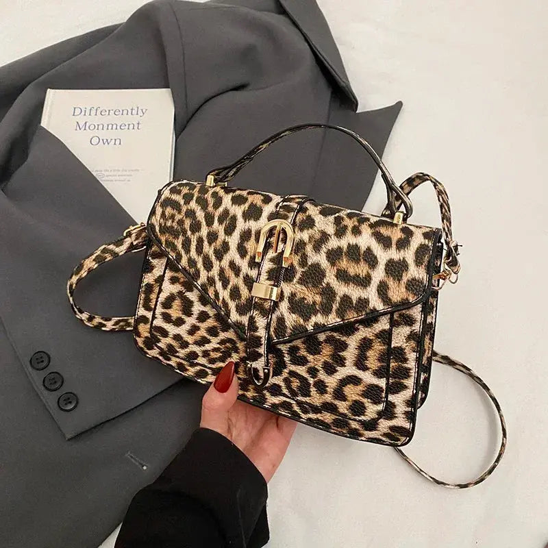 Sac à main en cuir de léopard Jungle Line, petit sac carré pour femmes, bandoulière courte, idéal pour porter à la main ou en clutch.