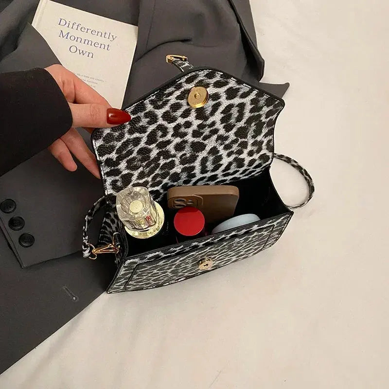 Sac à main en cuir léopard Jungle Line, petit sac carré pour femmes, bandoulière courte, style tote ou pochette.