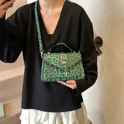 Sac à main en cuir de léopard Jungle Line, petit sac carré pour femmes avec poignée courte, idéal comme sac à main ou pochette.