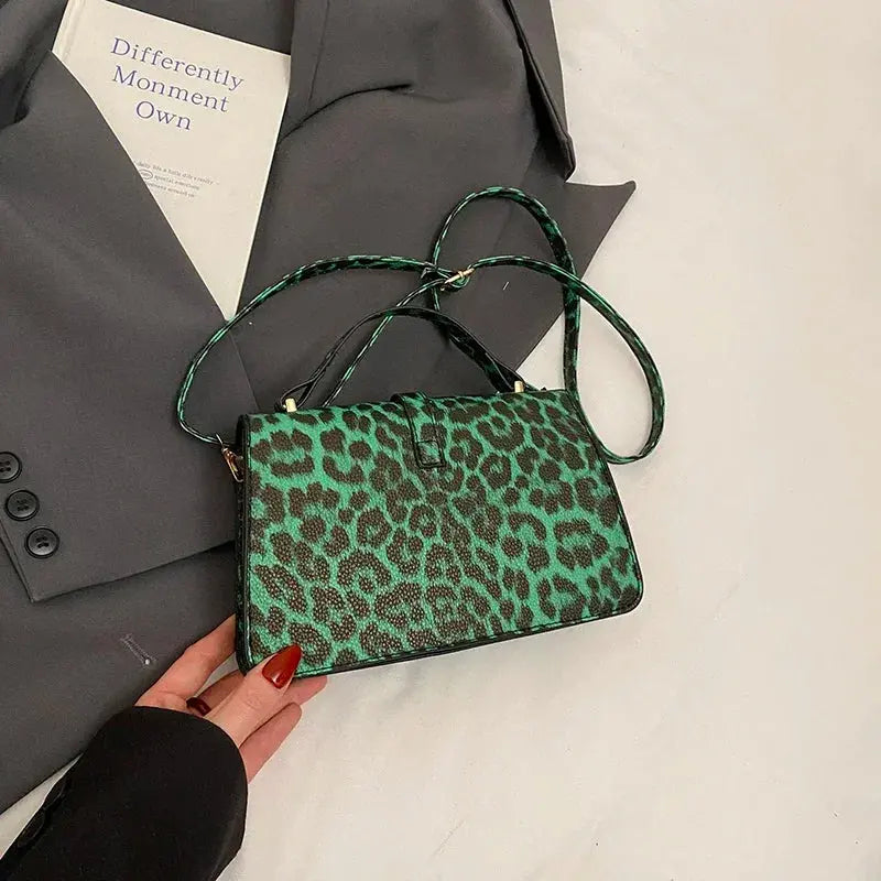 Sac à main en cuir de léopard Jungle Line, petit sac carré pour femmes avec poignée courte, idéal comme sac à main ou pochette.