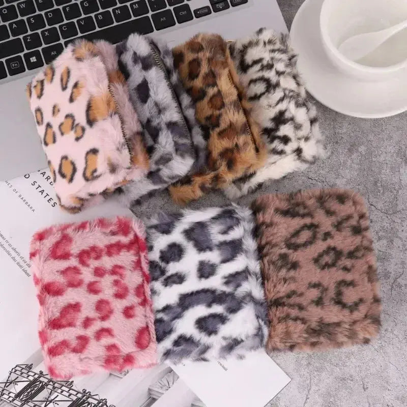Fashion Leopard Print Plush Short Wallet with Keychain - Jungle Line