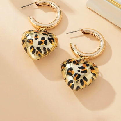 Boucles d'oreilles en forme de cœur léopard personnalisé de Jungle Line, accessoires de mode créatifs pour femmes, bijoux de vacances.