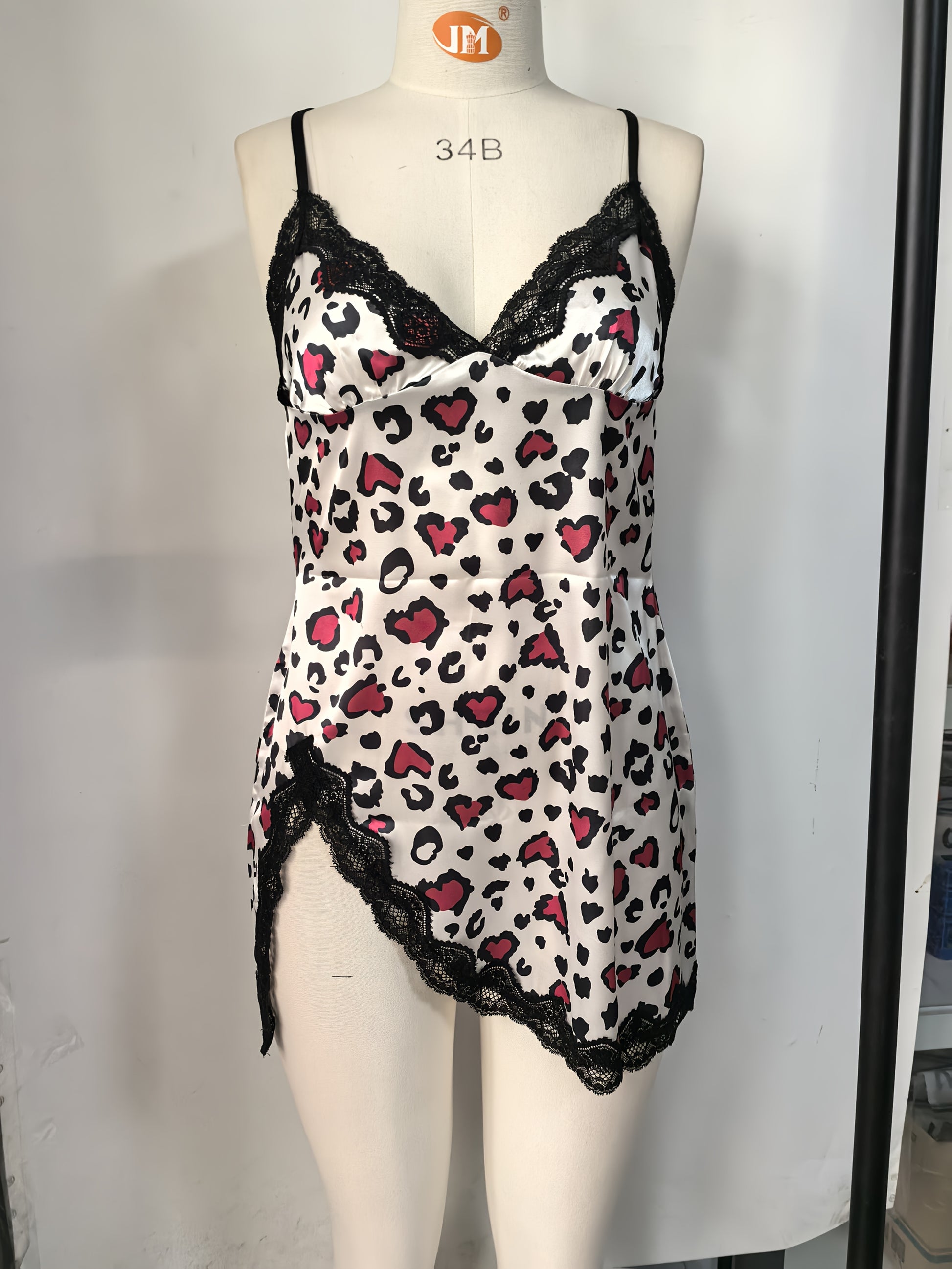 Nuisette sexy en imprimé léopard pour femmes, sans manches, avec décolleté en V, bretelles ajustables et détails ruffles, léger été.