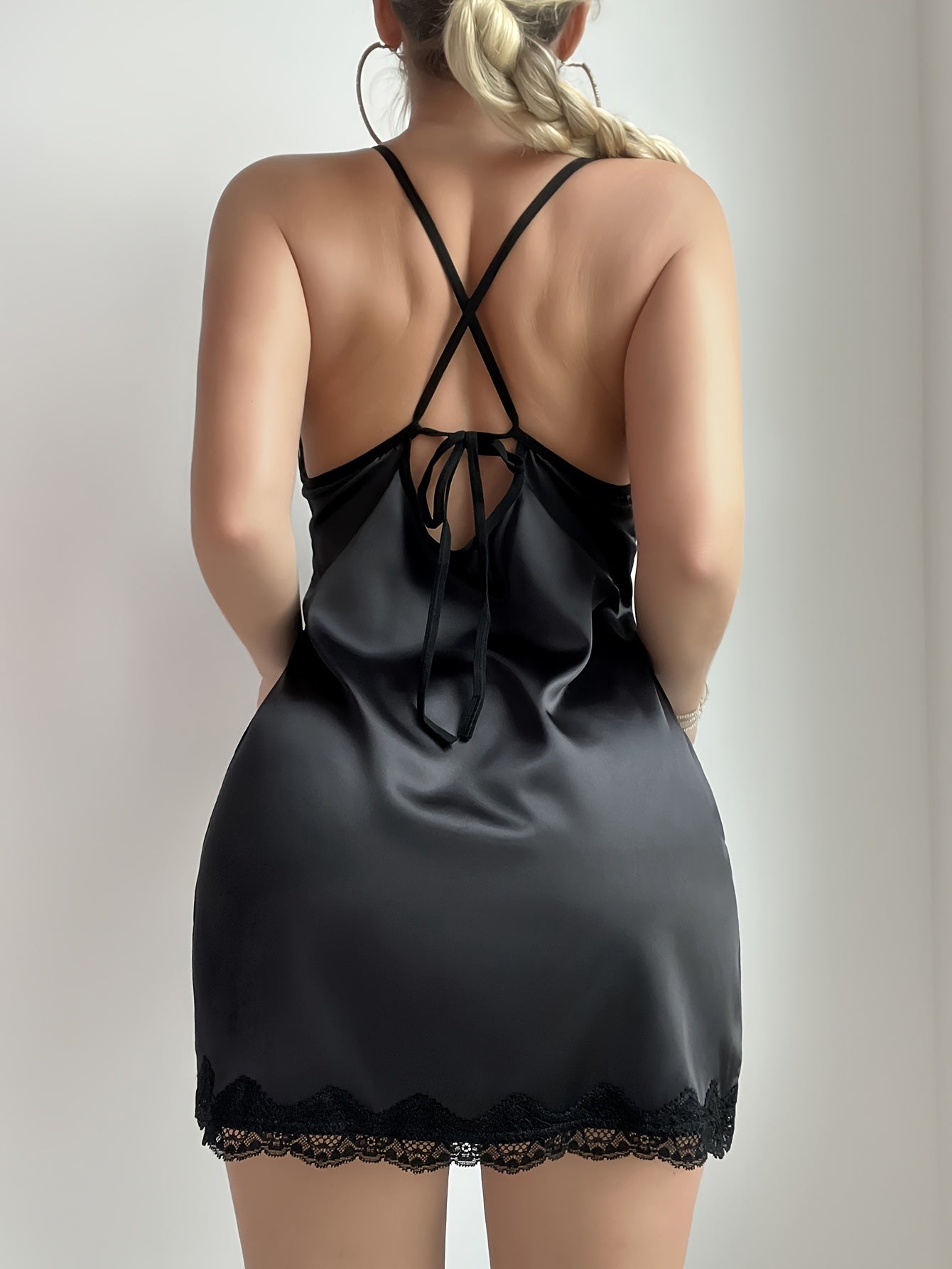 Nuit de femme Jungle Line en imprimé léopard, nuisette sans manches à col en V, ourlet asymétrique et manches froncées léger.