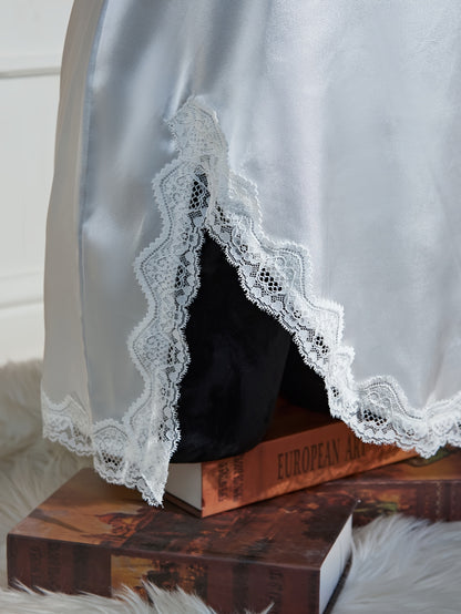 Nuisette femme en coton léger avec motif léopard, décolleté en V, sans manches, ourlet asymétrique et manches ruffles.