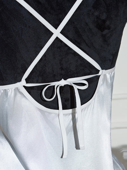 Nuit en nuisette sexy en imprimé léopard pour femmes, sans manches, V-Neck avec bretelles réglables et détails ruffle.